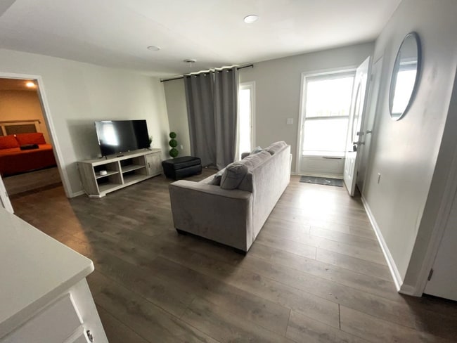 Photo - 622 Murphy Dr