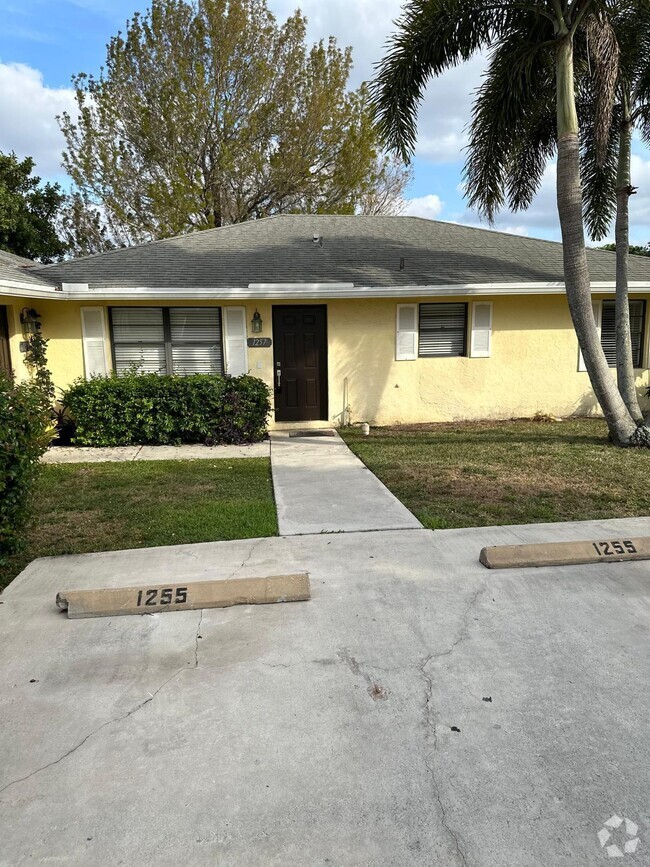 Building Photo - 1253 White Pine Dr Rental