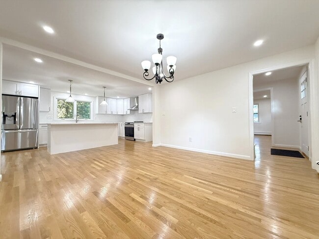 Building Photo - 5 Middle St Rental