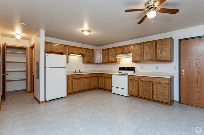 1HAB, 1BA - Colonial Manor Apartments