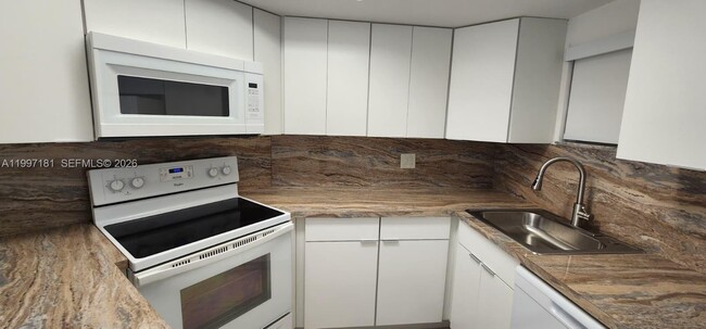 Photo - 8255 Lake Dr Unit 405