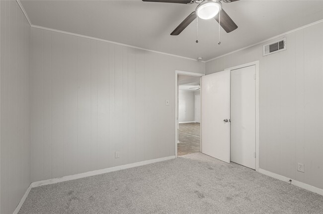 Building Photo - 525 12th St Unit 7