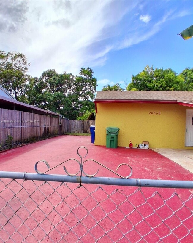 Photo - 20769 NW 41st Ave