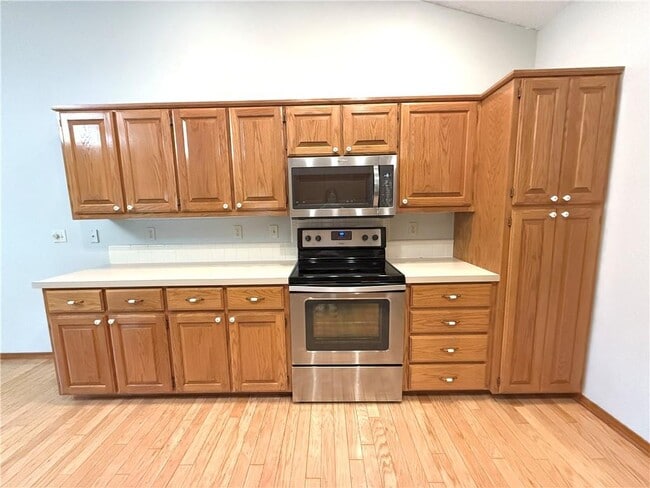 Photo - 25 Dunbarton Ln