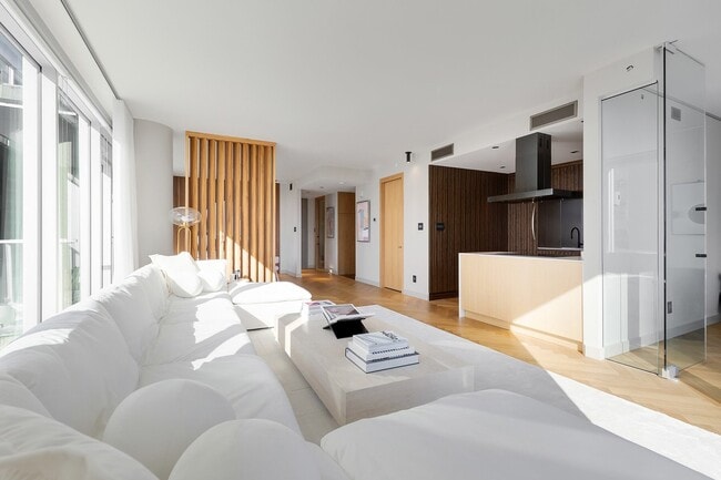 Photo - 495 Av. Viger O Unit 1501