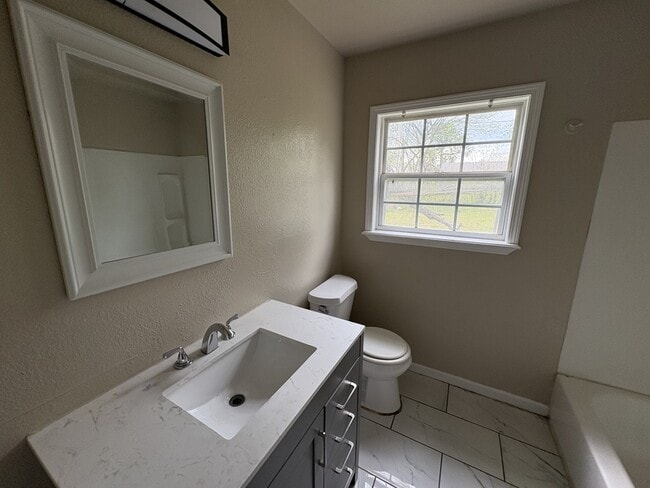 Photo - 240 East 30th St N