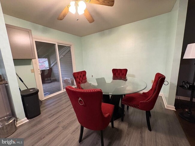 Photo - 2000 English Oak Ct