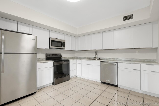 3940 Inverrary Blvd Unidad 404-A