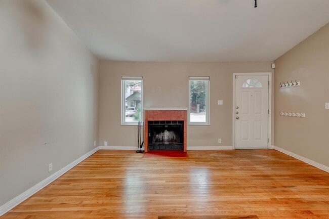 Photo - 1404 Juliet St