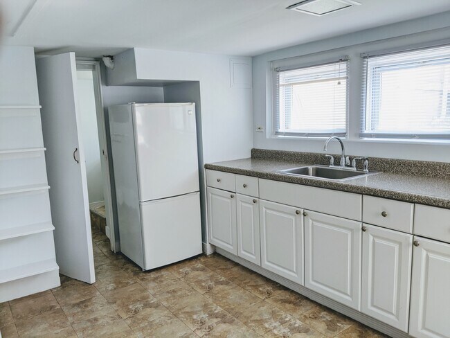 28 E Walnut St Unit Ground