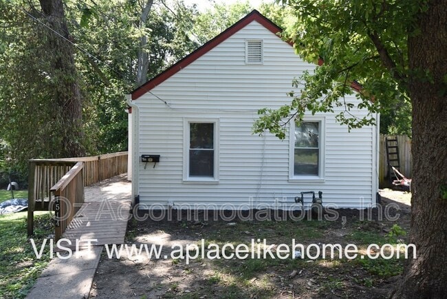 Building Photo - 1514 N Spring St Rental