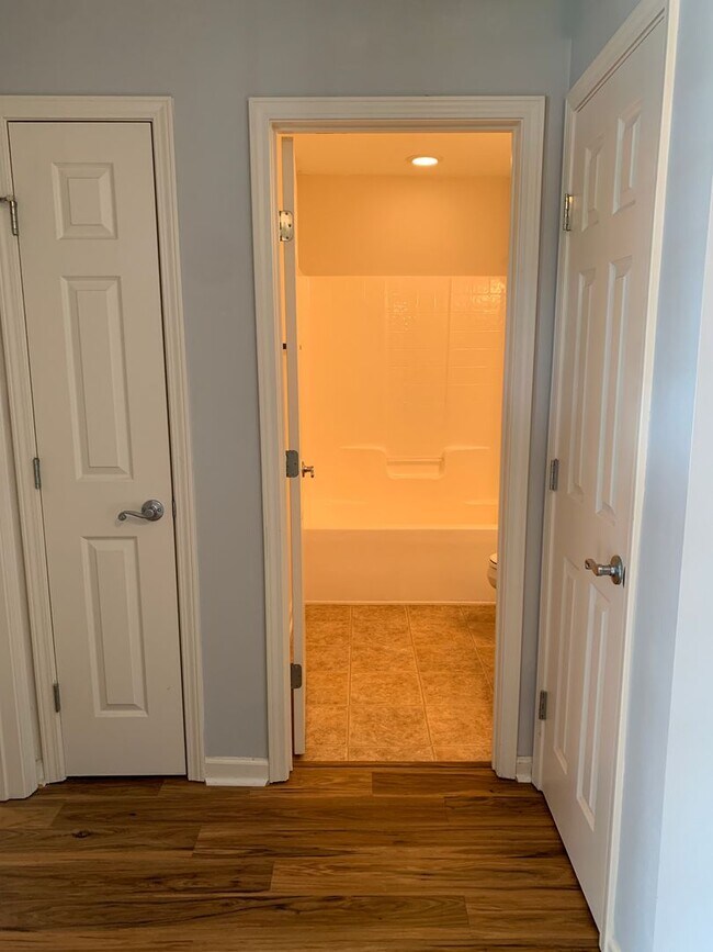 Photo - 2 Bedroom 2 Bath Townhouse Available in Windsor Park - Leland