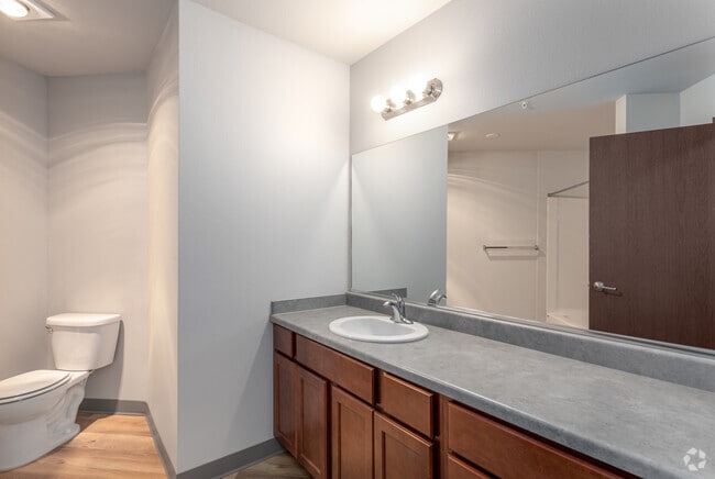 3BR, 2BA - 1,286SF