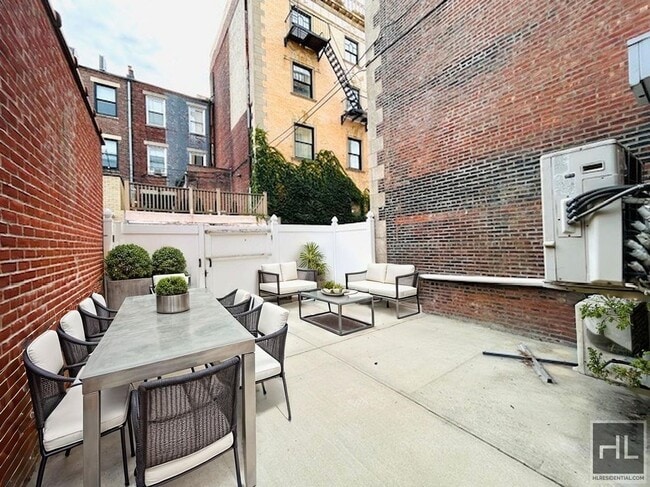 Building Photo - Enormous Striver's Row 2 Bedroom/Flex 3 Du... Rental