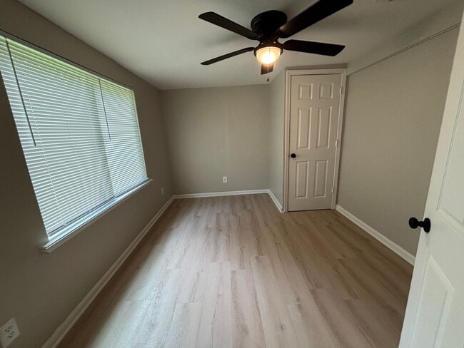 Photo - 2608 E Cavett Dr