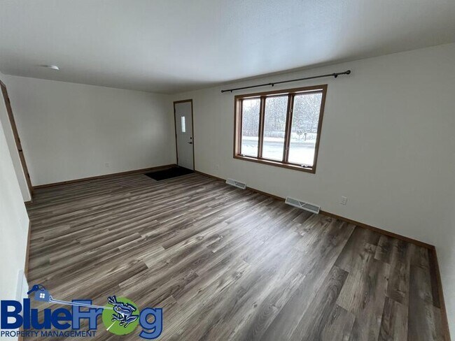 Photo - 646 Woodlawn Dr