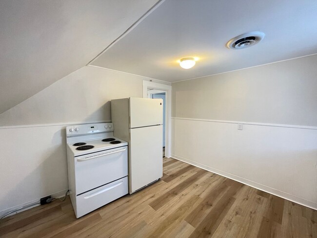 Photo - 98 Main St Unit 3