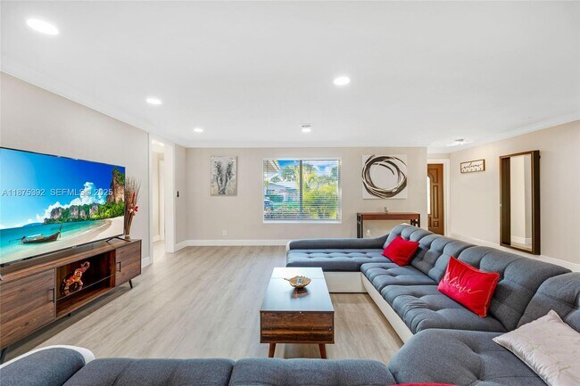 Photo - 5740 NE 19th Ave