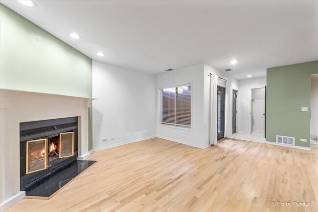 Photo - 832 W Barry Ave Unit B