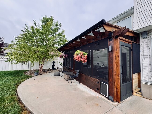 Photo - 2264 Ferndown Dr