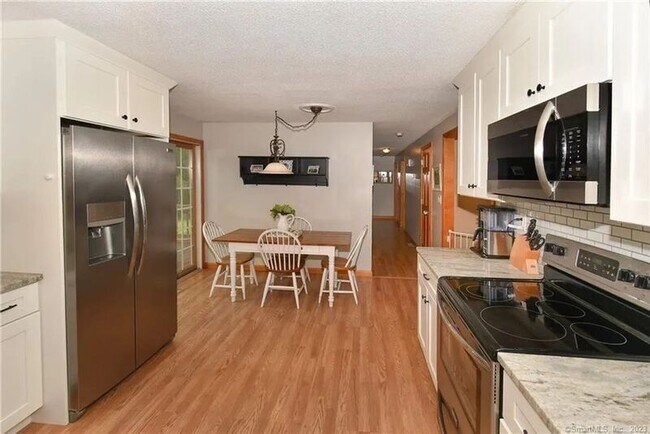 281 Abbe Rd