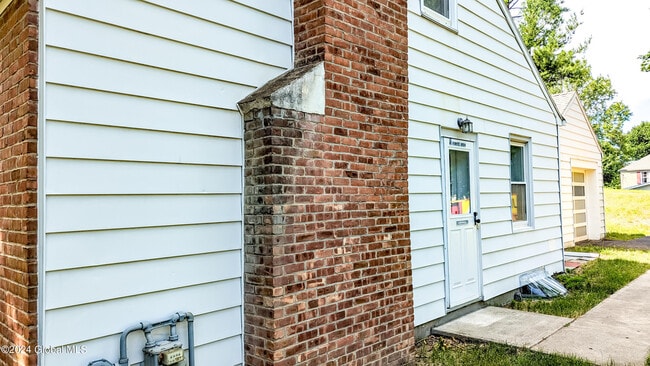 Photo - 1 Dresden Ct