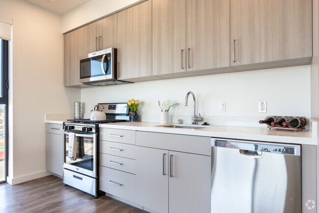 2BR, 2BA - B2