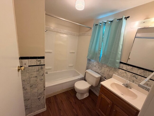 Photo - 625 N 8th #A