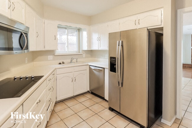 Photo - 1105 Carrington Ct