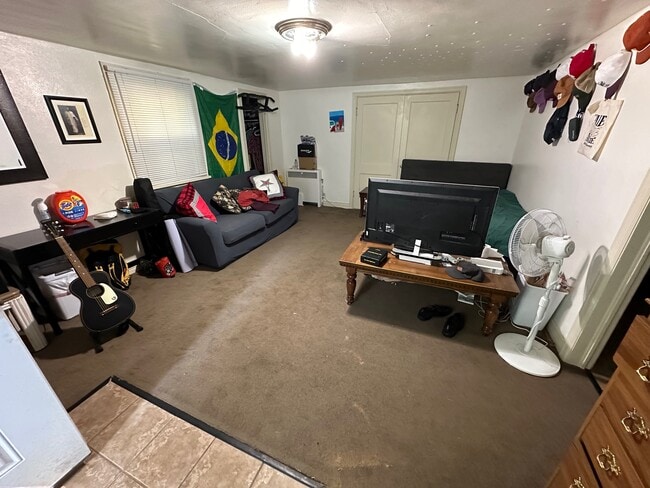 Photo - Brick House Duplex Unidad Downstairs