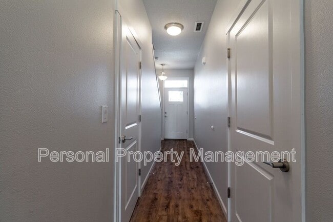 Photo - 5705 NE 59th Way