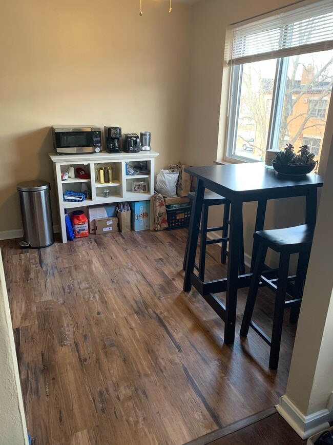 Kitchen - 437 Claranna Avenue Unit #4