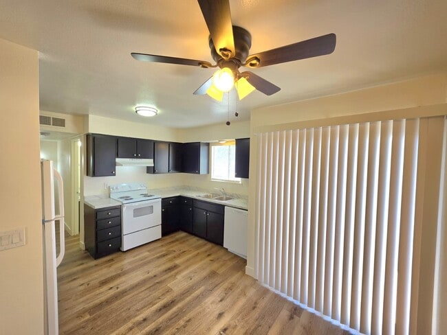 Building Photo - 4264 N Bengston Ave