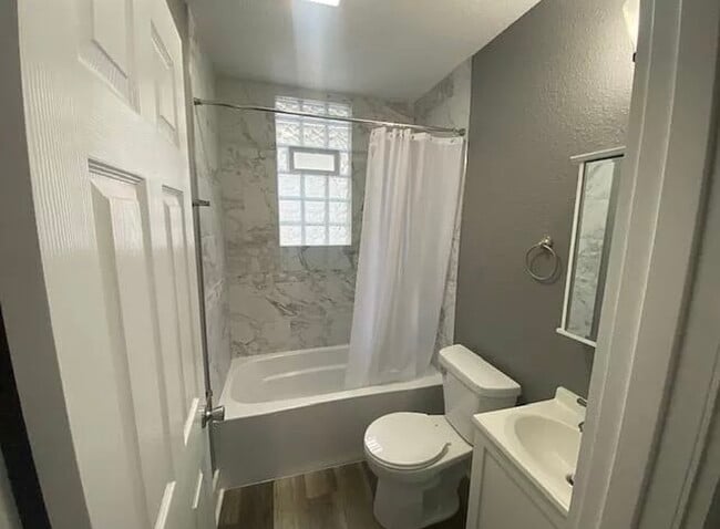 Building Photo - 2427 N 21st St Rental