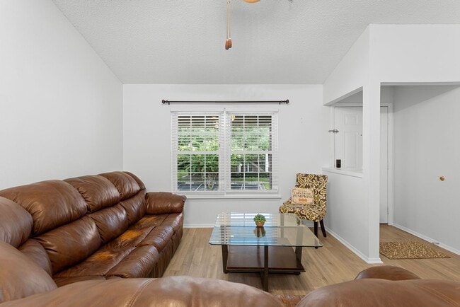 Building Photo - 128 Reserve Cir Unit HR - 128 RC 204 Rental