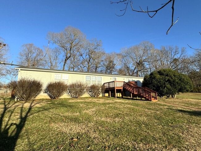 Building Photo - ~~ Home with 2 acres located in Mebane ~~