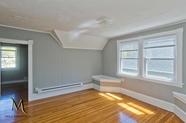 Photo - 122 Fort Pleasant Ave Unit Third Floor