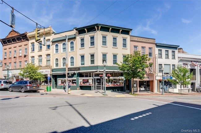 Building Photo - 16 S Division St Unit 3A Rental