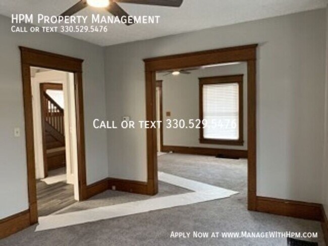 Photo - 2325 Clyde Pl SW