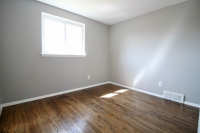 Photo - 2363 Wilshire St