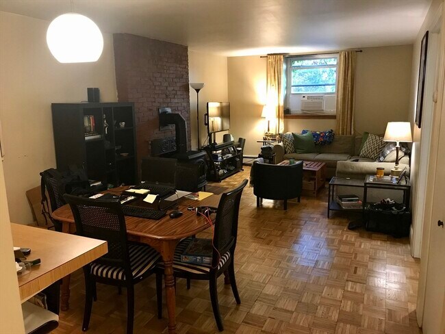 Photo - 99 W Fourth St Unidad 1B