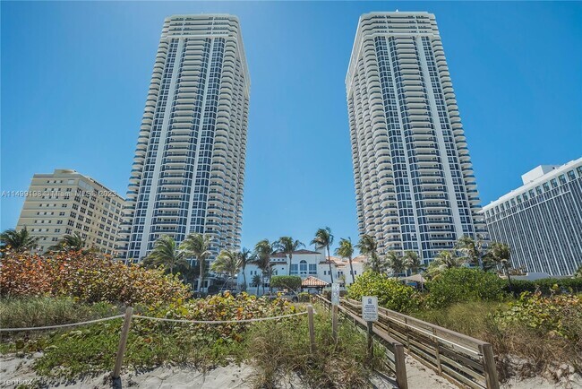 Building Photo - 2 br, 2 bath Condo - 4779 Collins Ave Apt ... Unit Apt 2305