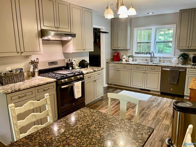 Photo - 2105 Hansel Ave SW