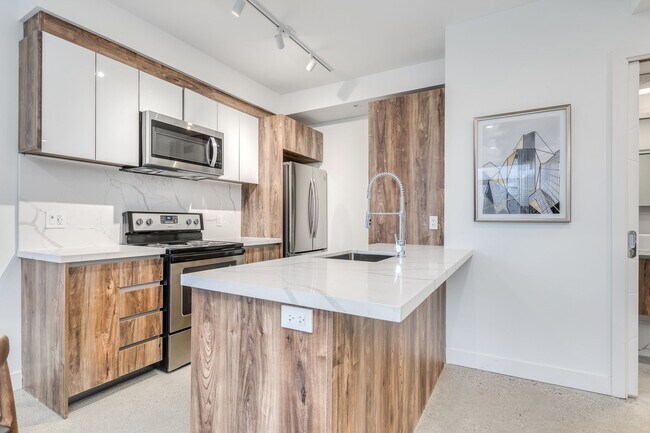 Photo - 1170 Barclay St Unit 404