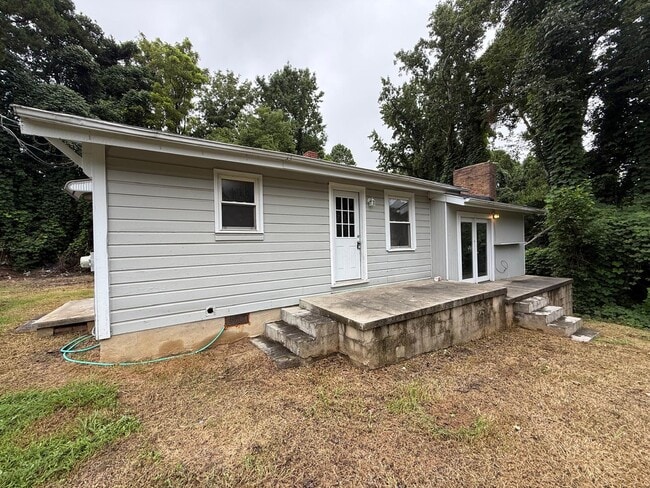 Building Photo - 1500 Lake Village Dr Rental