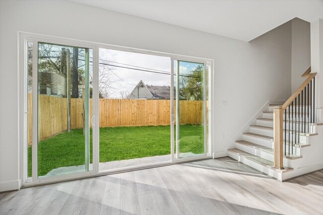 Building Photo - 6644 Lozier St