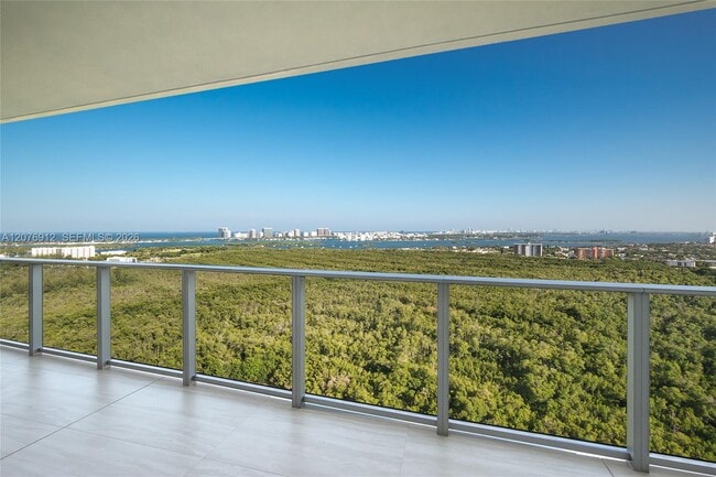 Building Photo - 2411 Laguna Cir Unit 2402
