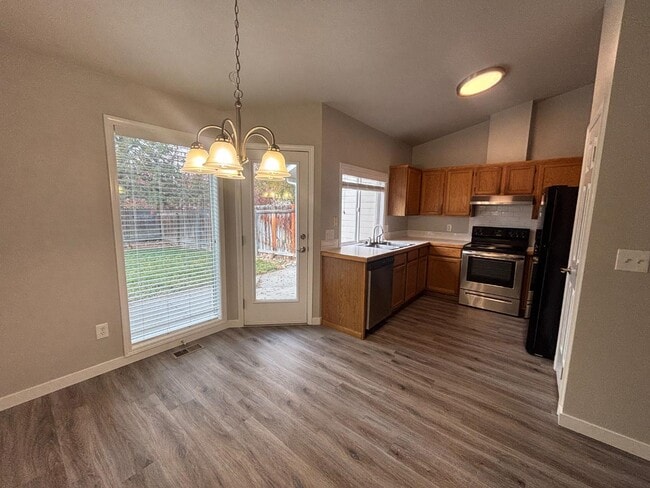 Photo - 2229 S Sumac St