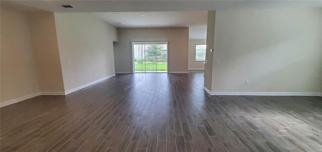 Photo - 2065 Camden Loop