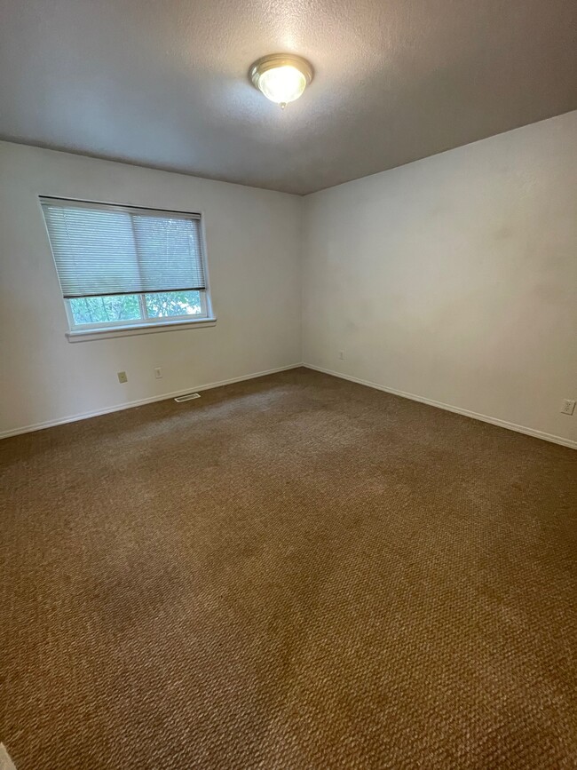 Photo - 913 Di Maggio Dr